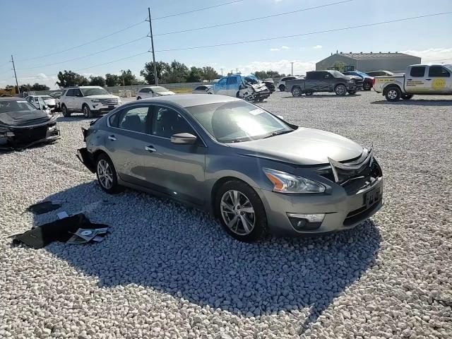 2015 Nissan Altima - Image 10