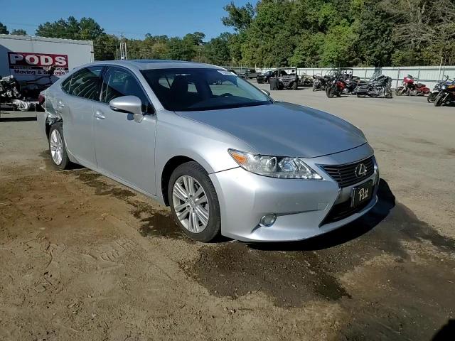2013 Lexus ES - Image 13