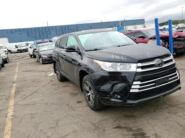 2019 Toyota Highlander Le VIN: 5TDZARFH7KS043451 Lot: 74038914