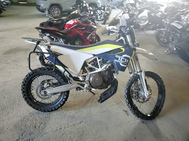 2016 Husqvarna 701 Enduro VIN: VBKUET406GM789769 Lot: 73685614