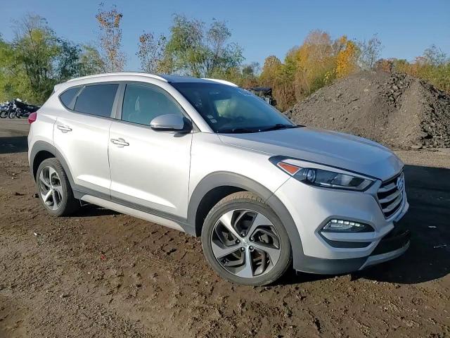 2017 Hyundai Tucson Limited VIN: KM8J3CA28HU563942 Lot: 76755854