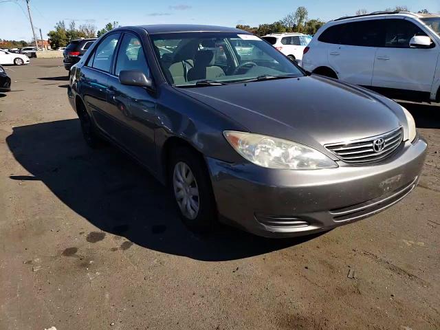 2005 Toyota Camry Le VIN: 4T1BE32K25U582947 Lot: 74177514