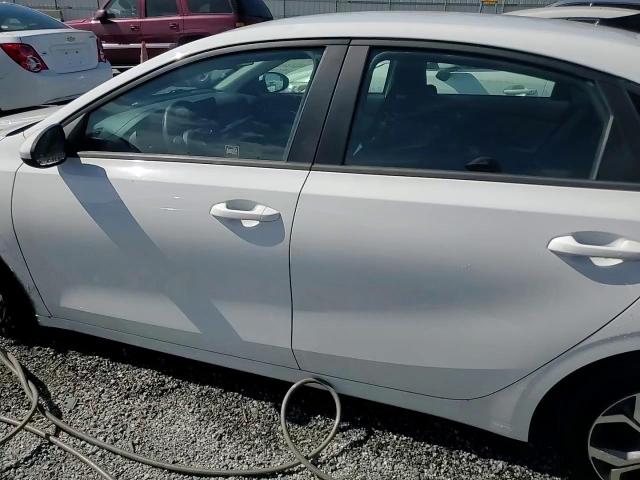 2021 Kia Forte - Image 13