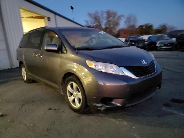 2014 Toyota Sienna Le VIN: 5TDKK3DC8ES493505 Lot: 77458994