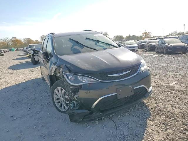 2019 Chrysler Pacifica Touring L VIN: 2C4RC1BG8KR593078 Lot: 76752824