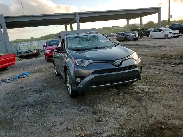 2018 Toyota RAV 4 - Image 11