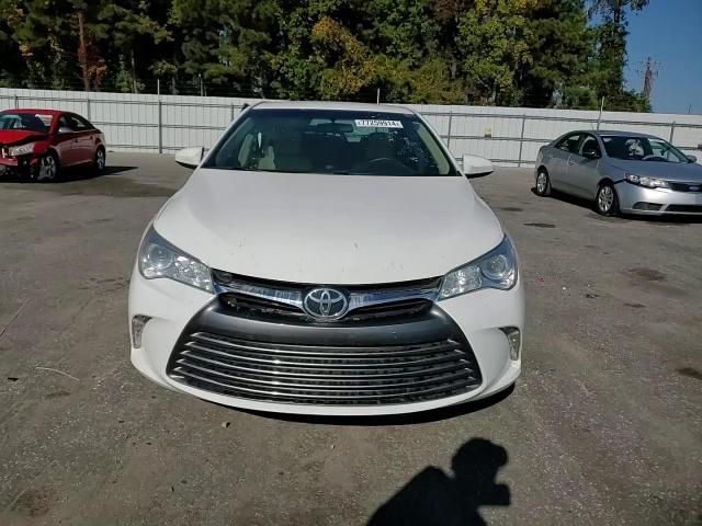 2015 Toyota Camry - Image 11