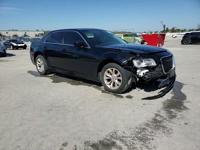 2015 Chrysler 300 Limited VIN: 2C3CCAAG9FH841944 Lot: 77025164