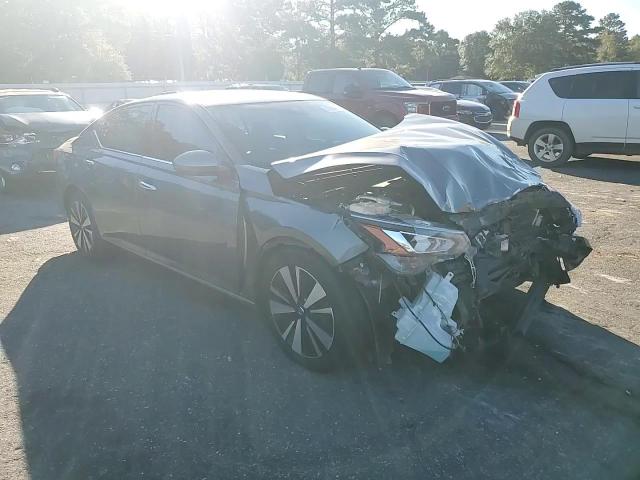 2019 Nissan Altima - Image 10