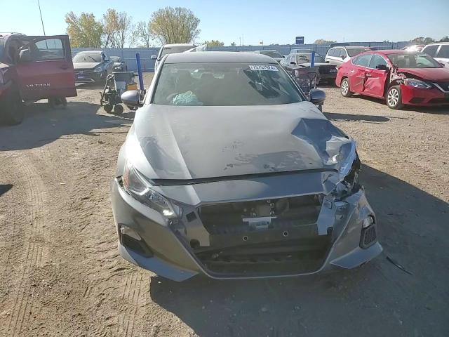 2019 Nissan Altima - Image 11