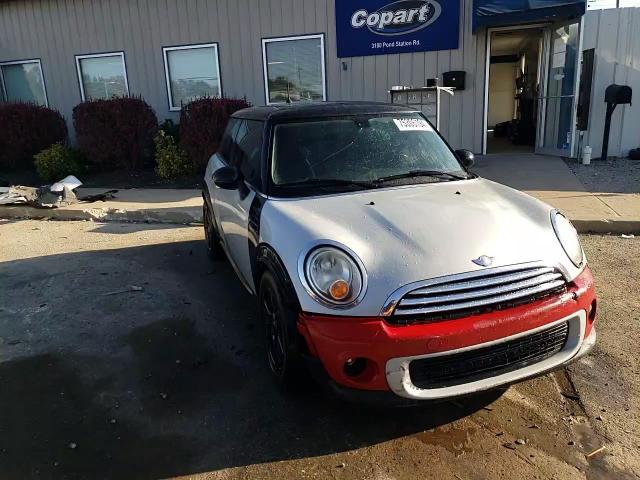 2013 Mini Cooper VIN: WMWSU3C5XDT682568 Lot: 75306194