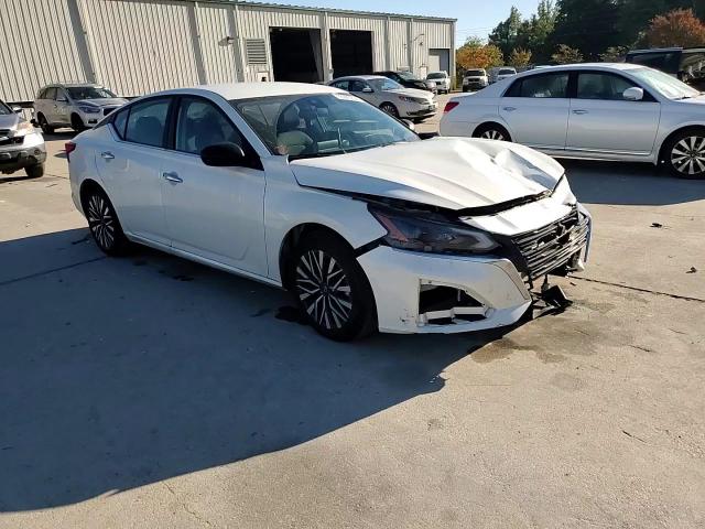 2024 Nissan Altima - Image 11