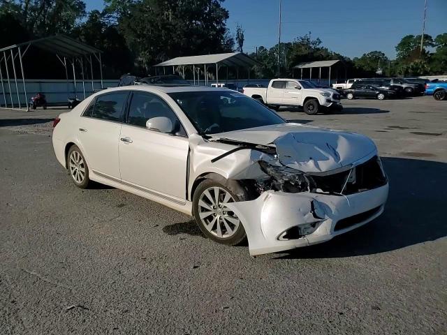 2011 Toyota Avalon - Image 11