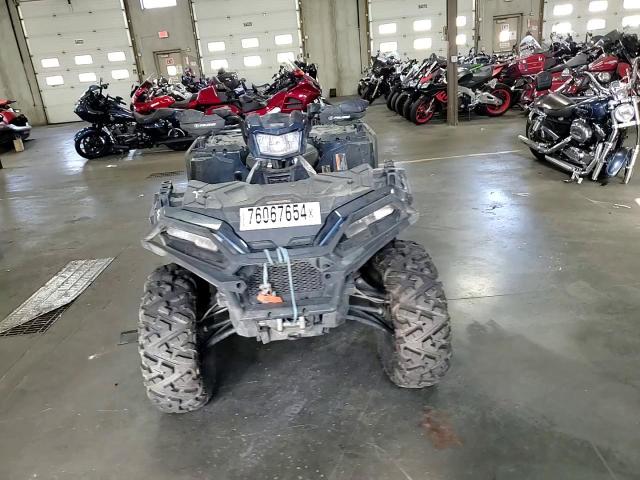 2019 Polaris Sportsman Xp 1000 Premium VIN: 4XASXZ957KB668660 Lot: 76067654