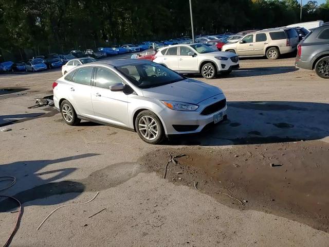 1FADP3FE5JL208138 2018 Ford Focus Se