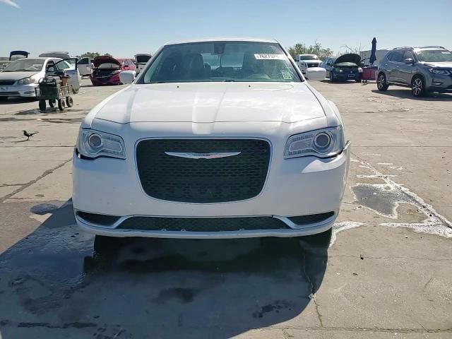 2015 Chrysler 300 Limited VIN: 2C3CCAAG4FH792037 Lot: 76275284