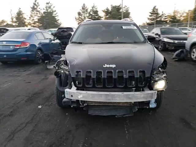 2017 Jeep Cherokee Latitude VIN: 1C4PJMCS7HW621129 Lot: 75036034