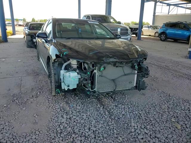 2019 Toyota Camry - Image 10
