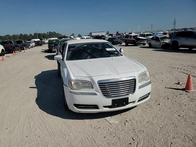 2013 Chrysler 300 - Image 10