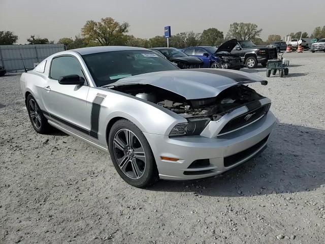 2014 Ford Mustang - Image 11