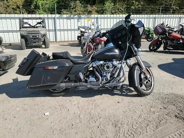 2017 Harley-Davidson Flhx Street Glide VIN: 1HD1KBC1XHB610632 Lot: 77649204