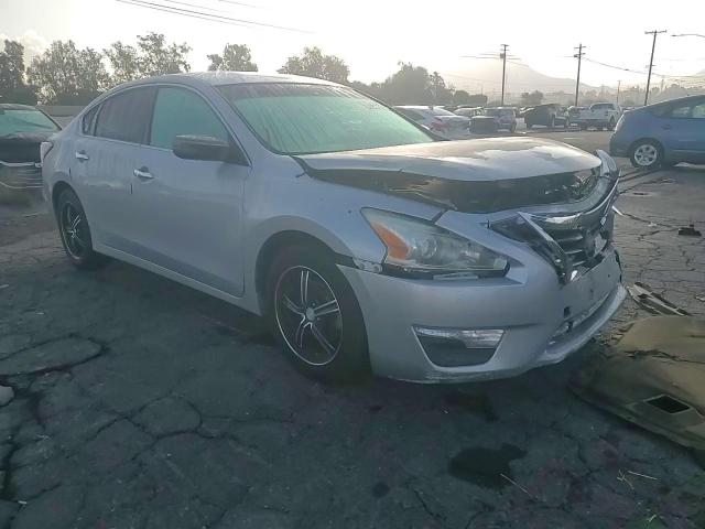 2015 Nissan Altima - Image 10