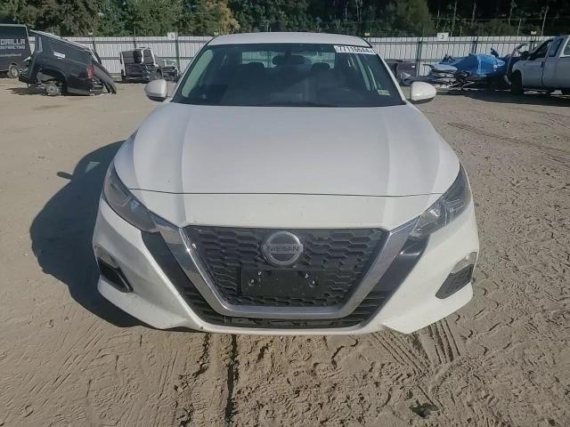 2020 Nissan Altima - Image 11