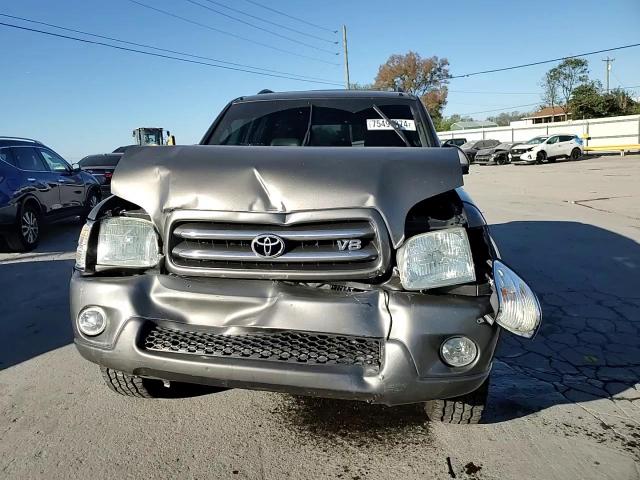 2003 Toyota Sequoia - Image 10