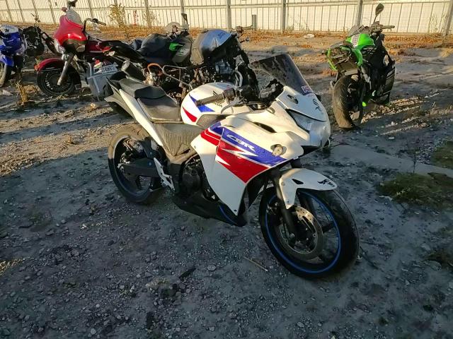 2013 Honda Cbr250 R VIN: MLHMC410XD5303808 Lot: 71421104