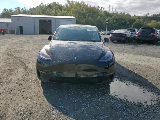 2024 Tesla Model Y VIN: 7SAYGDEE9RF130158 Lot: 74101574