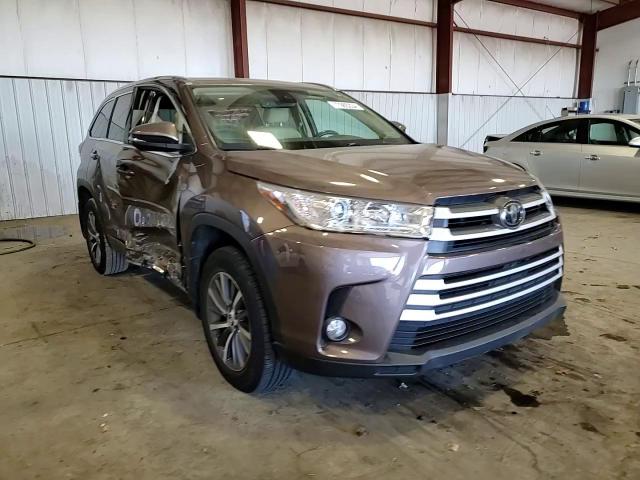 2017 Toyota Highlander Se VIN: 5TDJZRFH1HS437493 Lot: 77985234