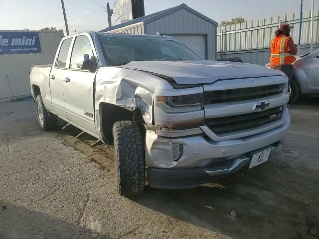 2017 Chevrolet Silverado K1500 Lt VIN: 1GCVKREC2HZ334769 Lot: 77838274