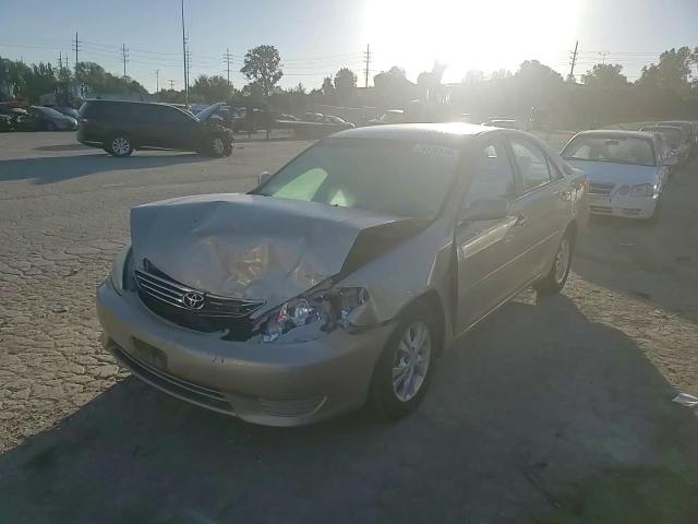 2005 Toyota Camry Le VIN: 4T1BF32K75U105377 Lot: 74310514