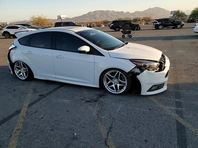 2017 Ford Focus - Image 10