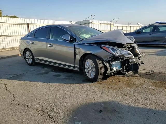 2017 Hyundai Sonata Hybrid VIN: KMHE24L17HA059267 Lot: 76178884