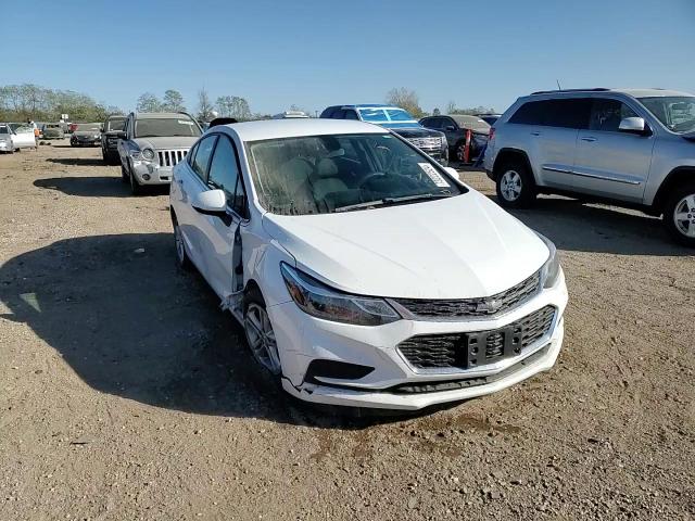 2017 Chevrolet Cruze - Image 13