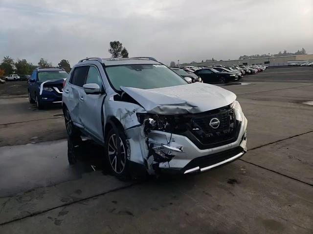 2018 Nissan Rogue - Image 11