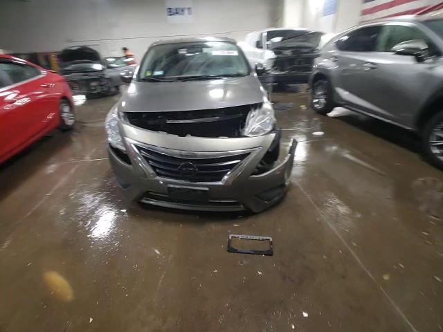 2015 Nissan Versa - Image 13