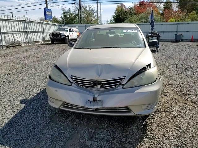2005 Toyota Camry - Image 11