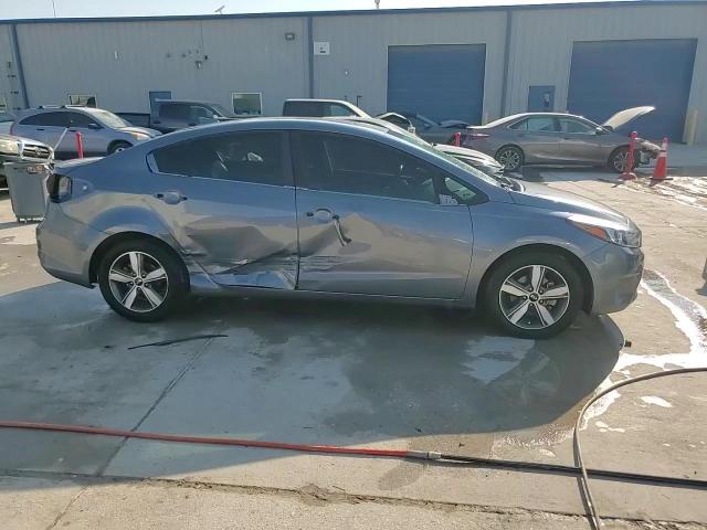 3KPFL4A74JE215023 2018 Kia Forte Lx