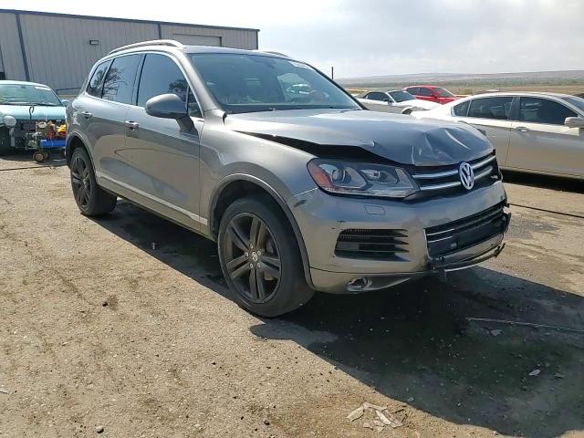 2013 Volkswagen Touareg V6 Tdi VIN: WVGEP9BP0DD010408 Lot: 75854084