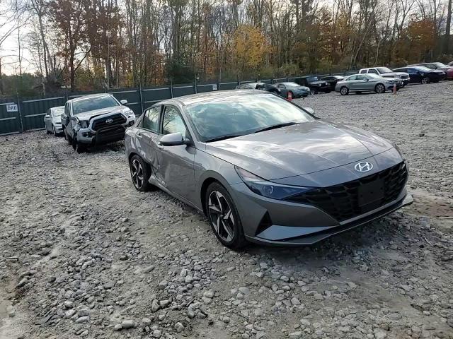 2023 Hyundai Elantra - Image 11