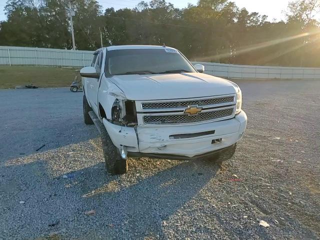 2012 Chevrolet Silverado - Image 11