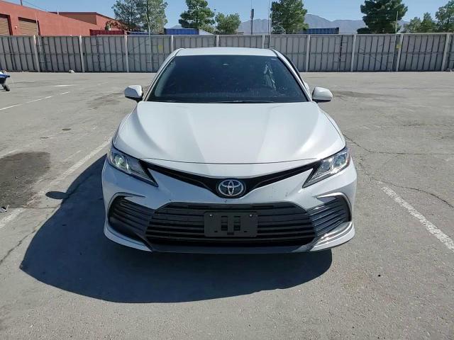 4T1C11AK2NU044254 2022 Toyota Camry Le