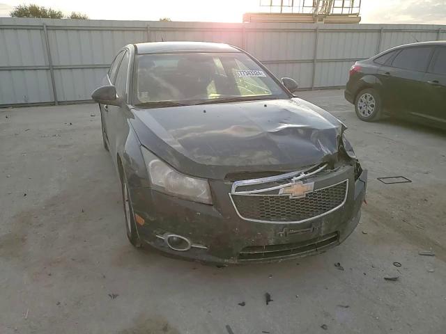 2014 Chevrolet Cruze - Image 11