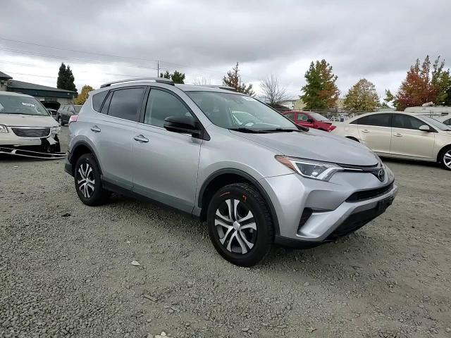 2018 Toyota RAV 4 - Image 11