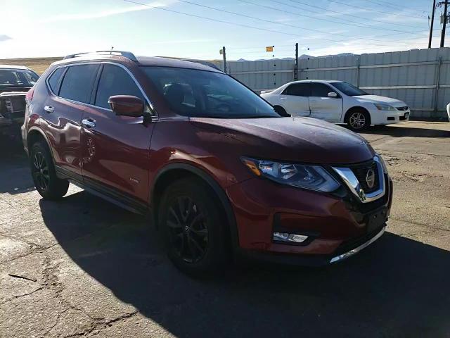 2018 Nissan Rogue - Image 12