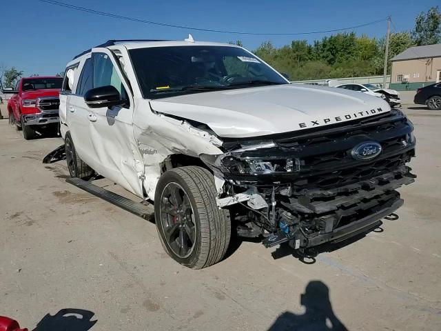 2023 Ford Expedition - Image 15
