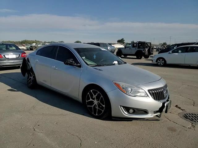 2017 Buick Regal - Image 11