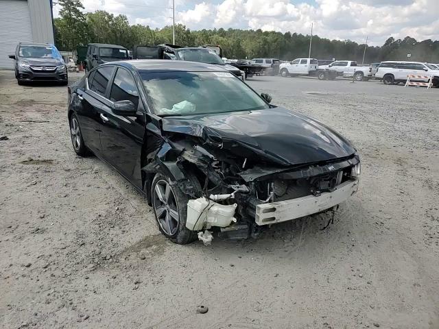 2020 Nissan Altima - Image 13